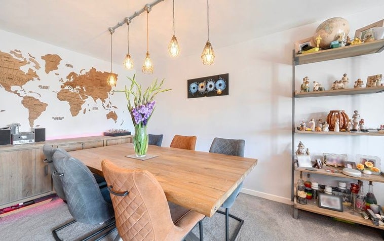House Ashurst Close in Winchester