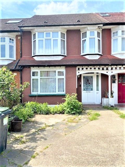 Flat Hazelwood Lane in Greater London