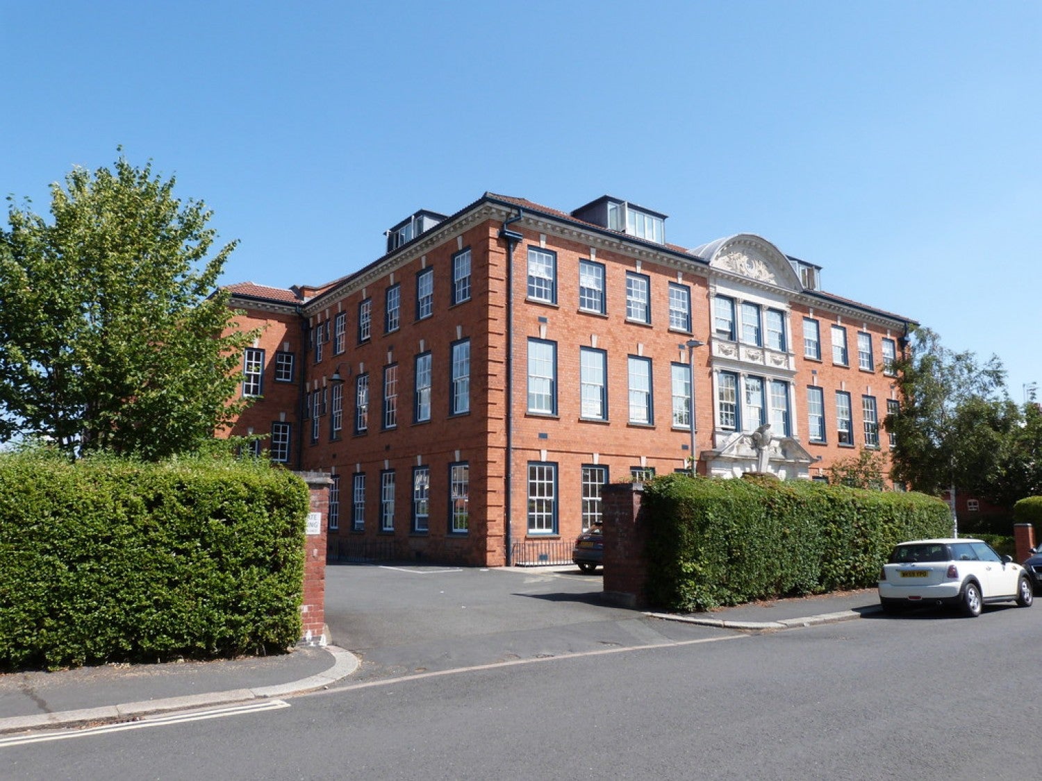 Flat Sabrina Avenue in Worcester