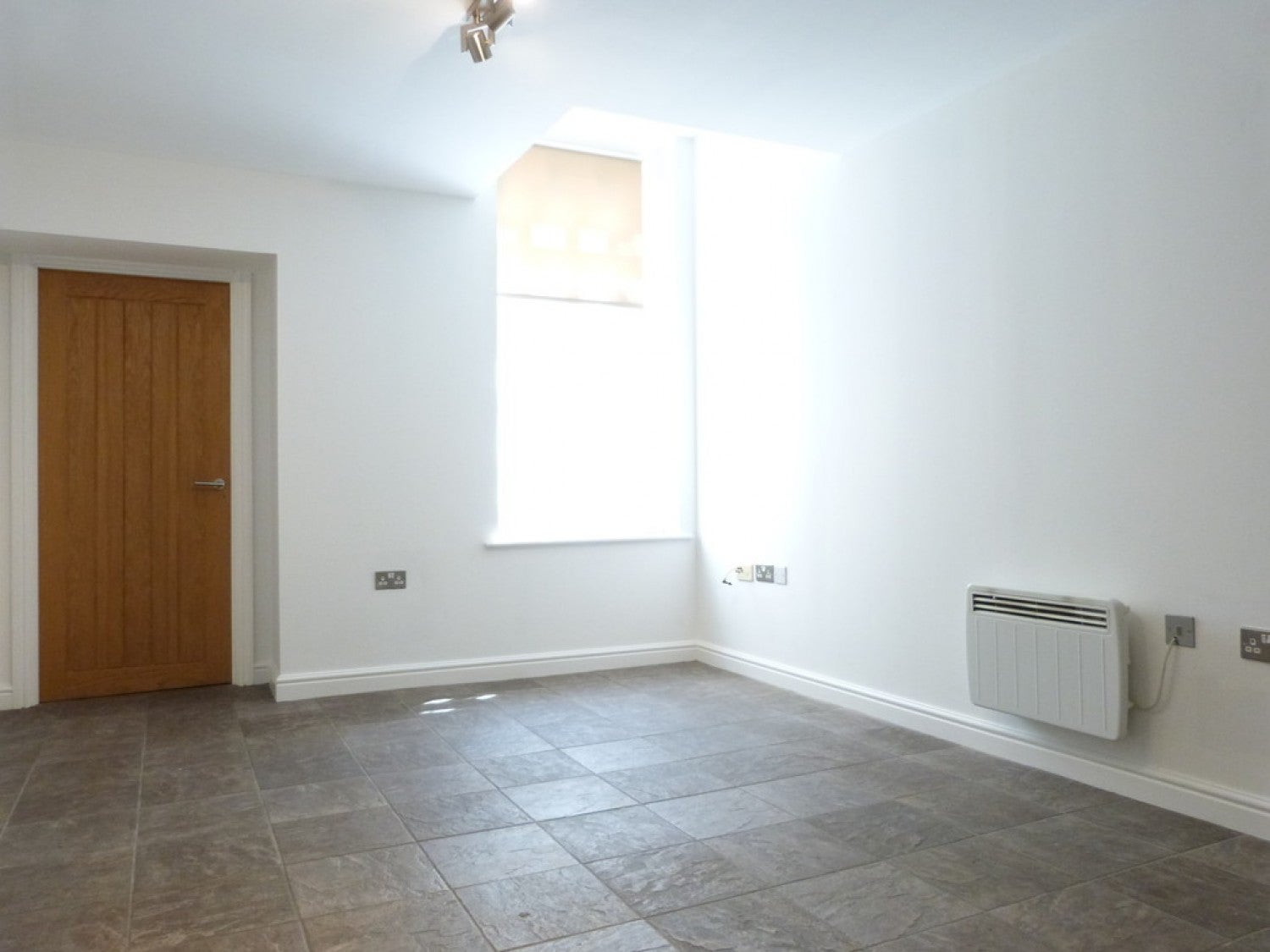 Flat Sabrina Avenue in Worcester