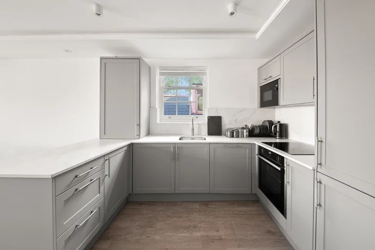 Flat Uxbridge Road in Greater London