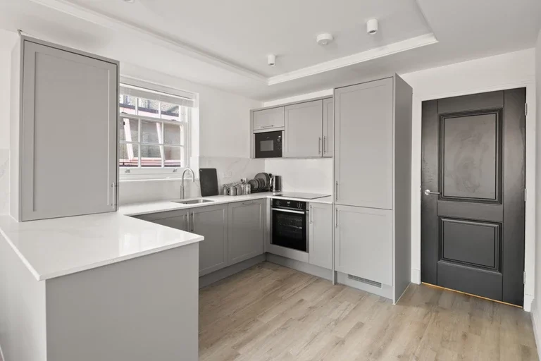 Flat Uxbridge Road in Greater London