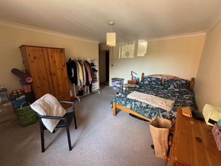 Flat Elm Grove in Portsmouth