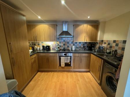 Flat Elm Grove in Portsmouth