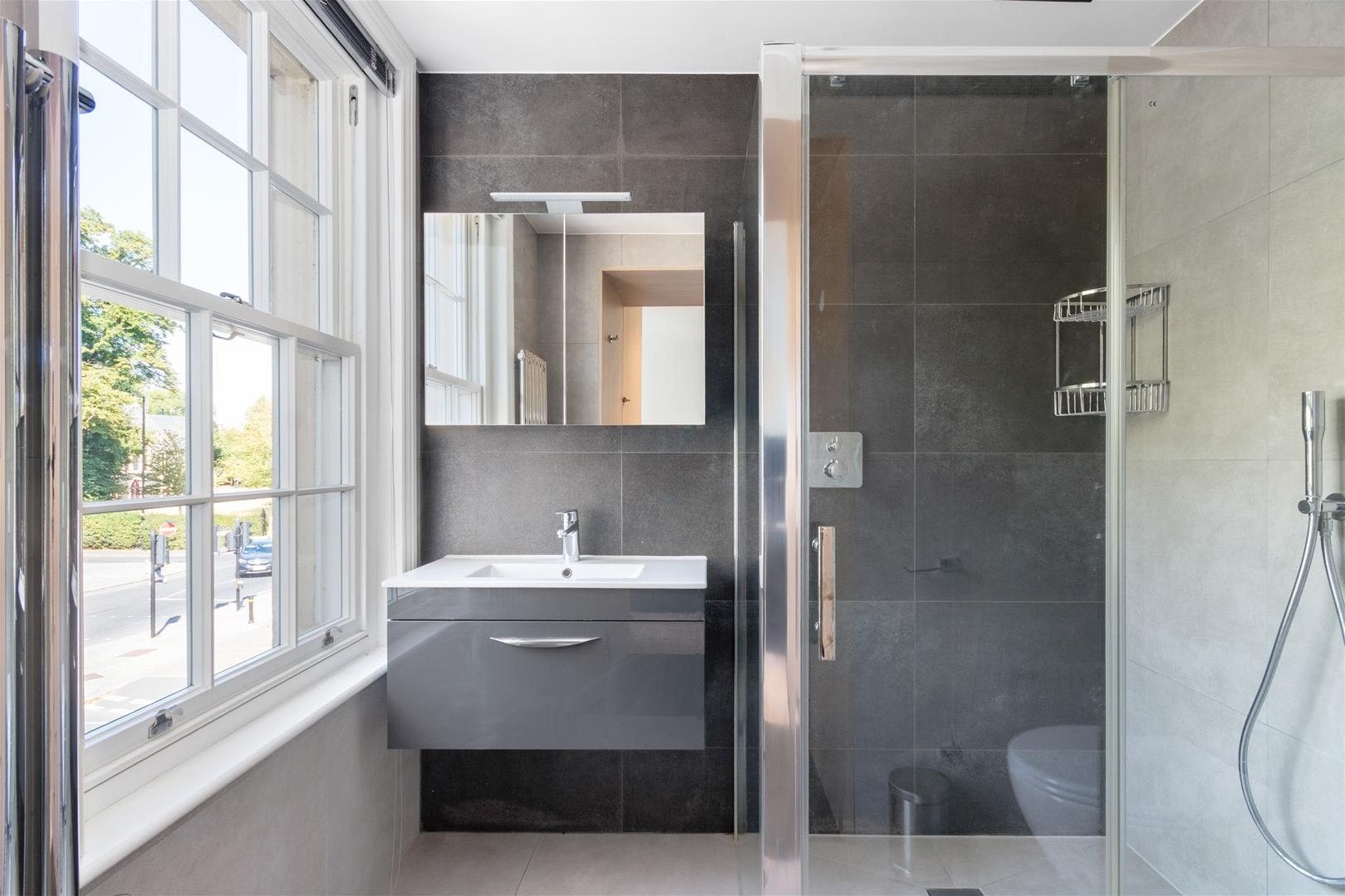 House Heathfield Terrace in Greater London