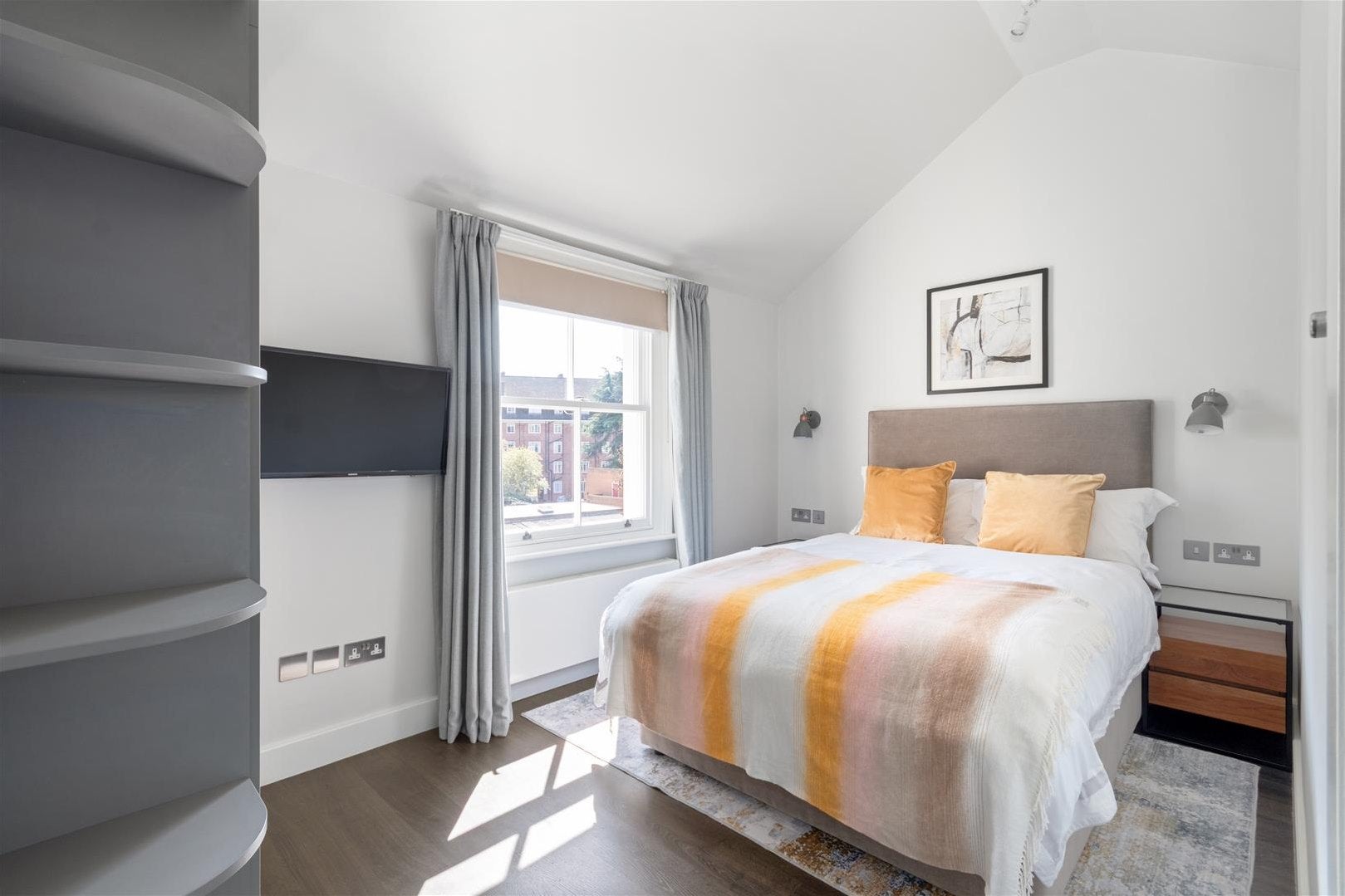 House Heathfield Terrace in Greater London