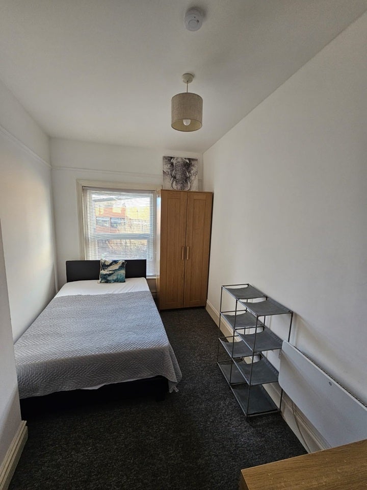 Room Commercial Road in Bournemouth