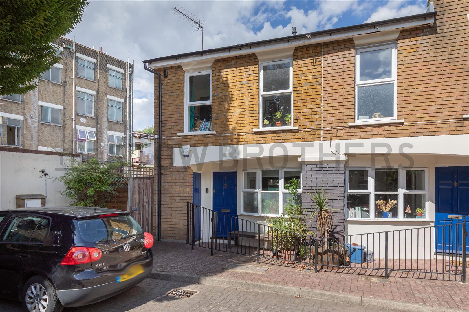 House Ridley Road in Greater London
