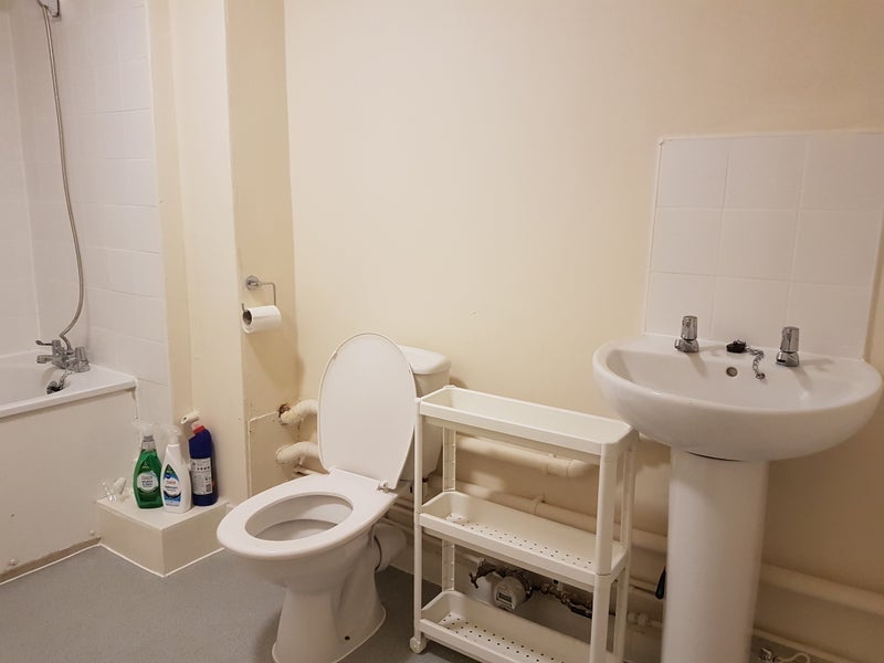 Room West Cromwell Road in Greater London