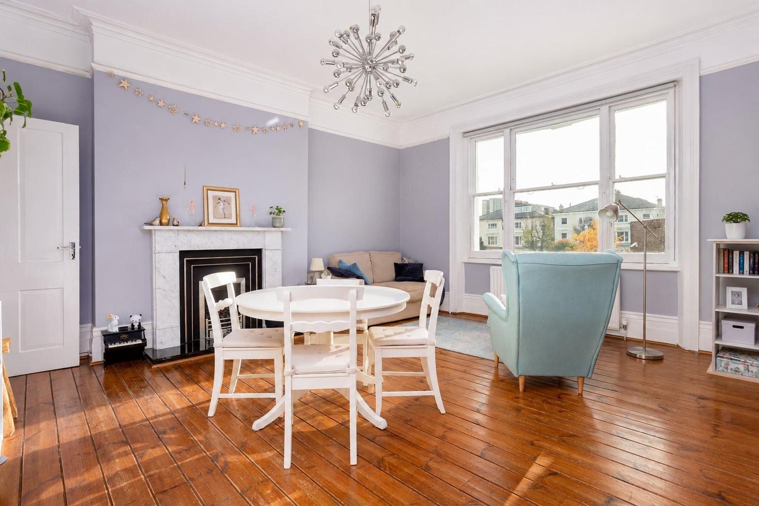 Flat Belsize Square in Greater London