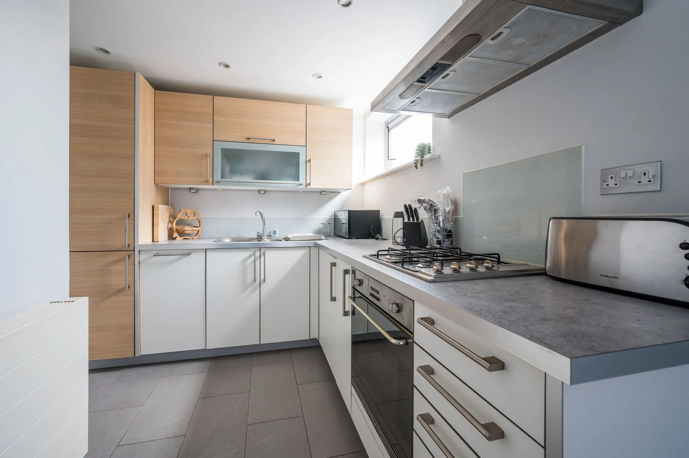 Flat Wheler Street in Greater London