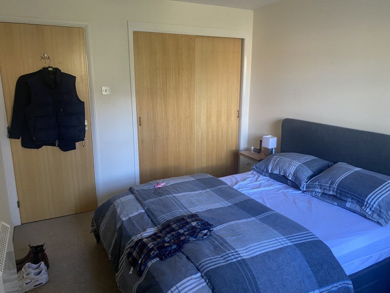Room Gabriel Road in Crawley