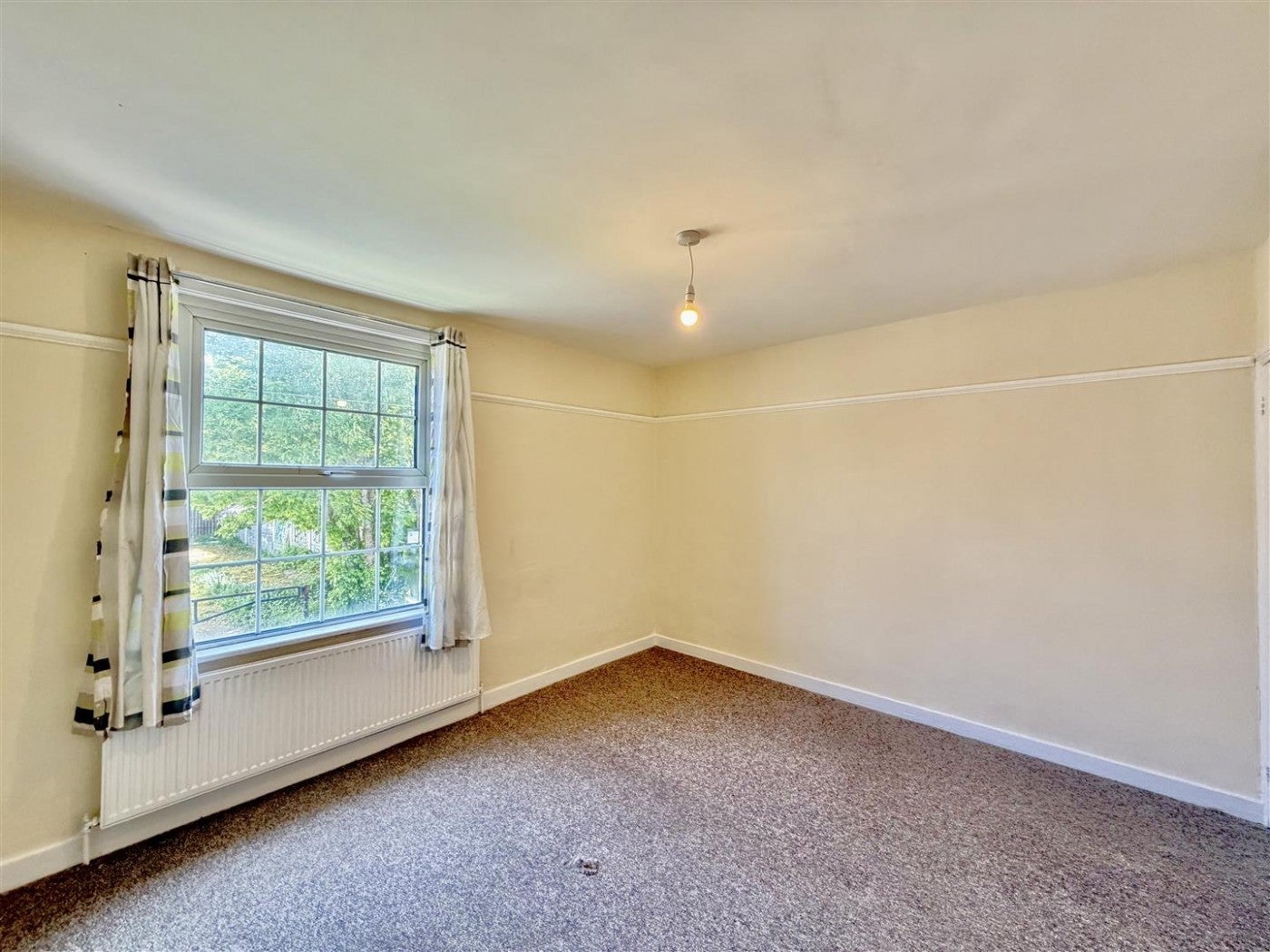 Flat Strafford Road in Greater London