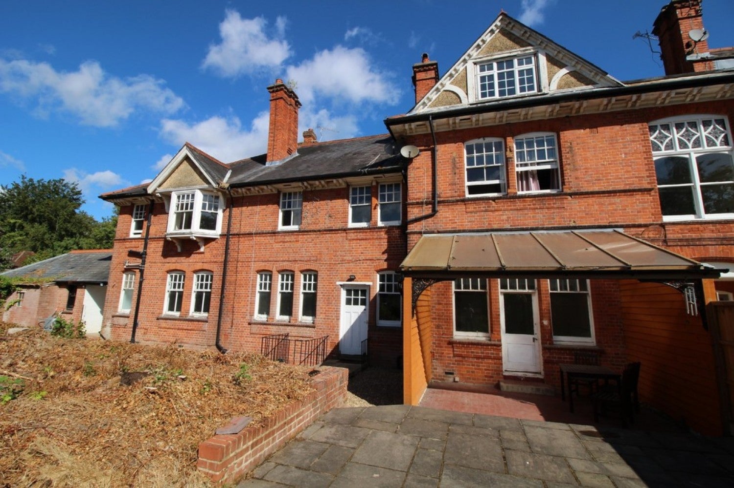 Flat Grove Road in Guildford