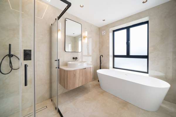 House Haynt Walk in Greater London