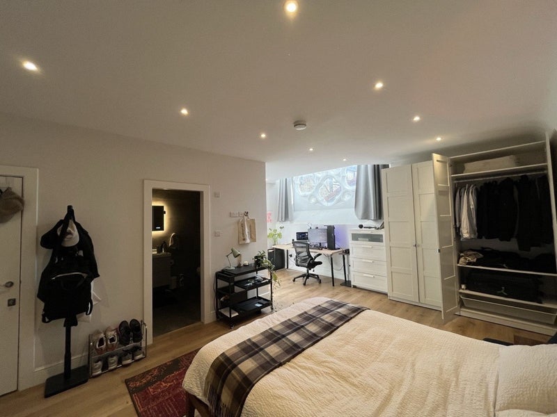 Room North Villas in Greater London