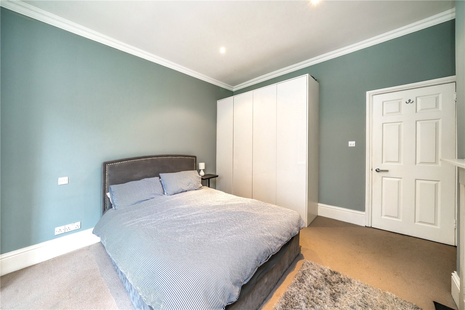 Flat Lots Road in Greater London