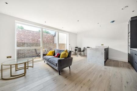 Flat Harrow Road in City of Westminster