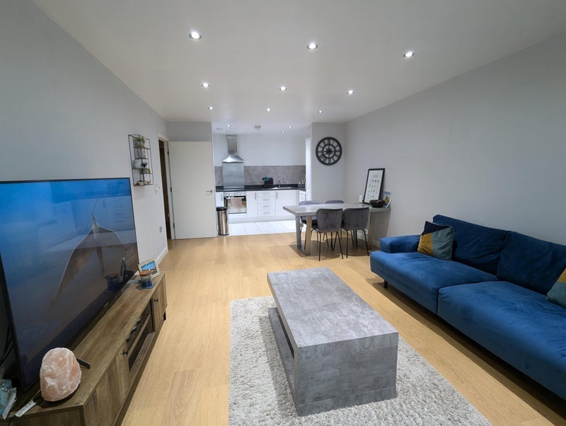 Room Rupert Road in Greater London