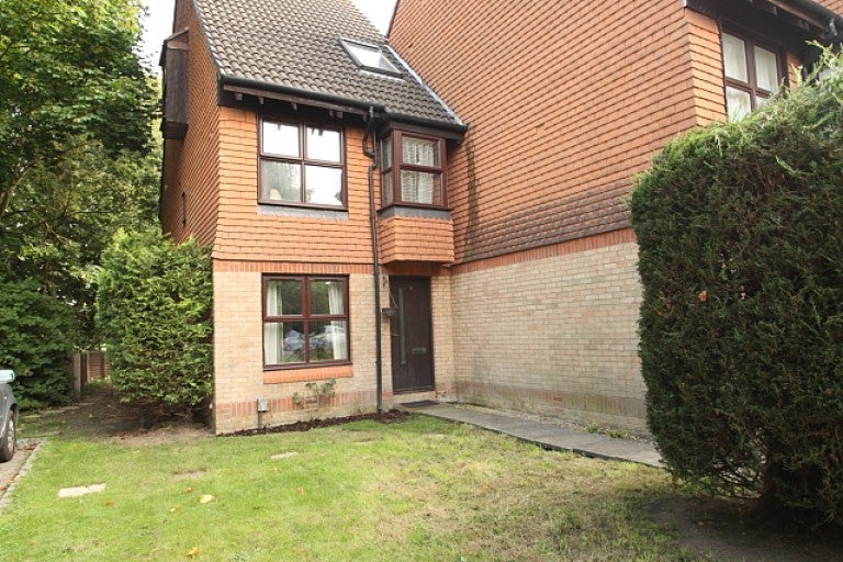 House Hedgerley Court in Woking