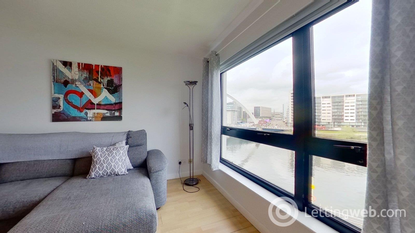 Flat Mavisbank Gardens in Glasgow