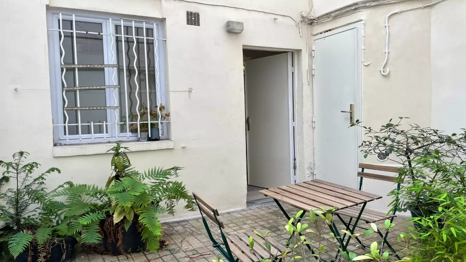 Flat Rue des Dames in Paris