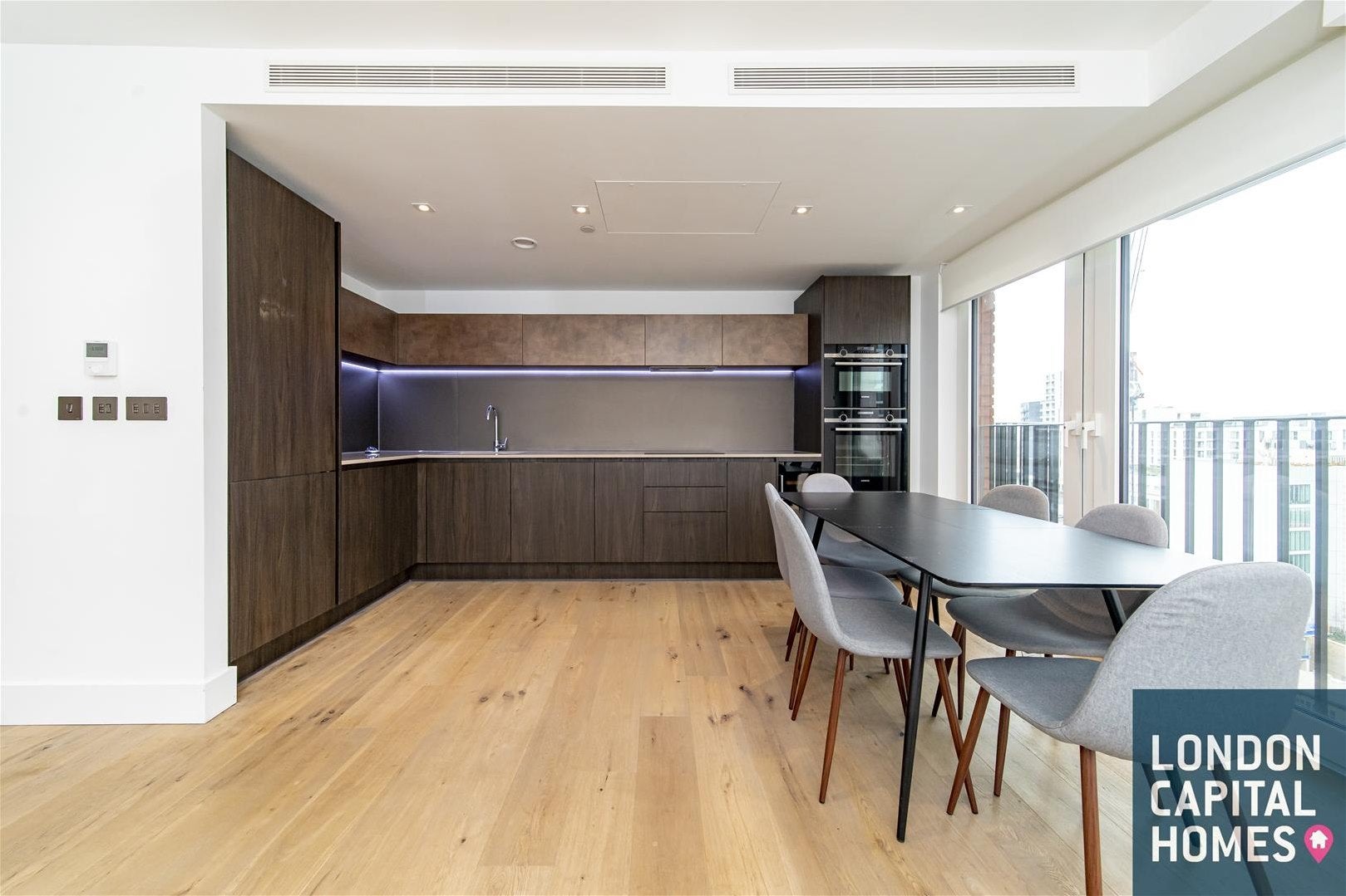 Flat Exchange Gardens in Greater London