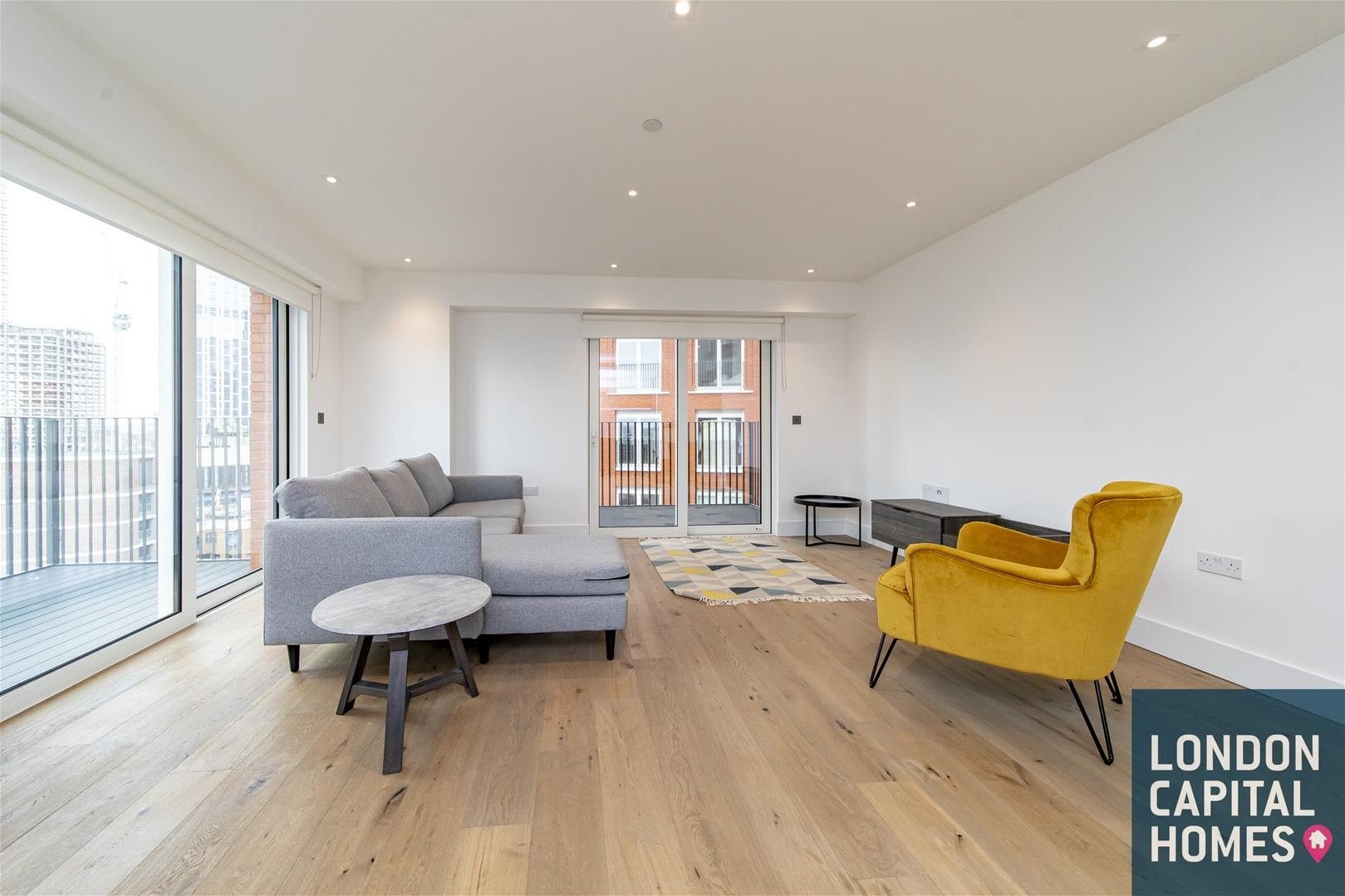 Flat Exchange Gardens in Greater London