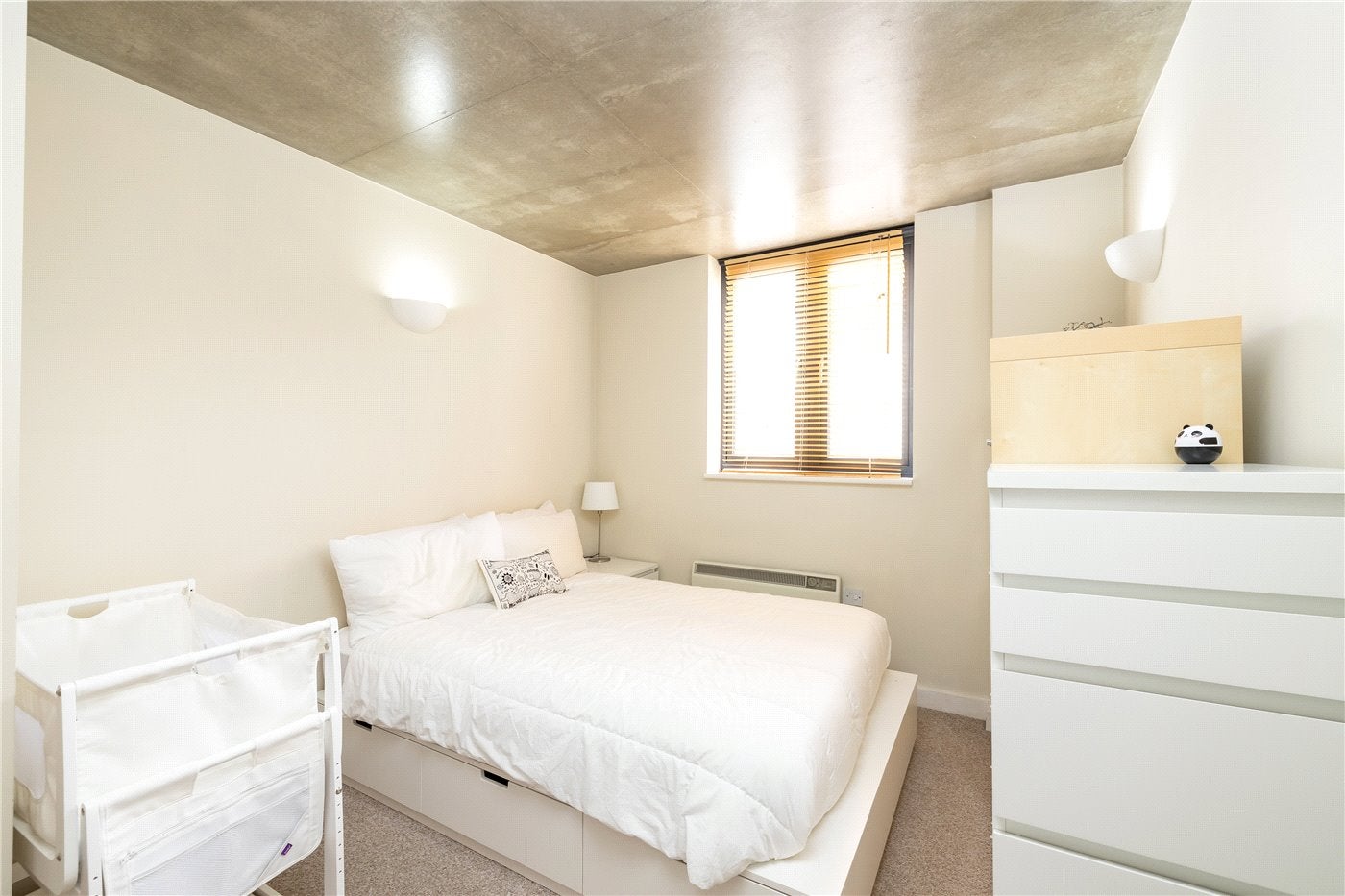 Flat Blackstock Road in Greater London