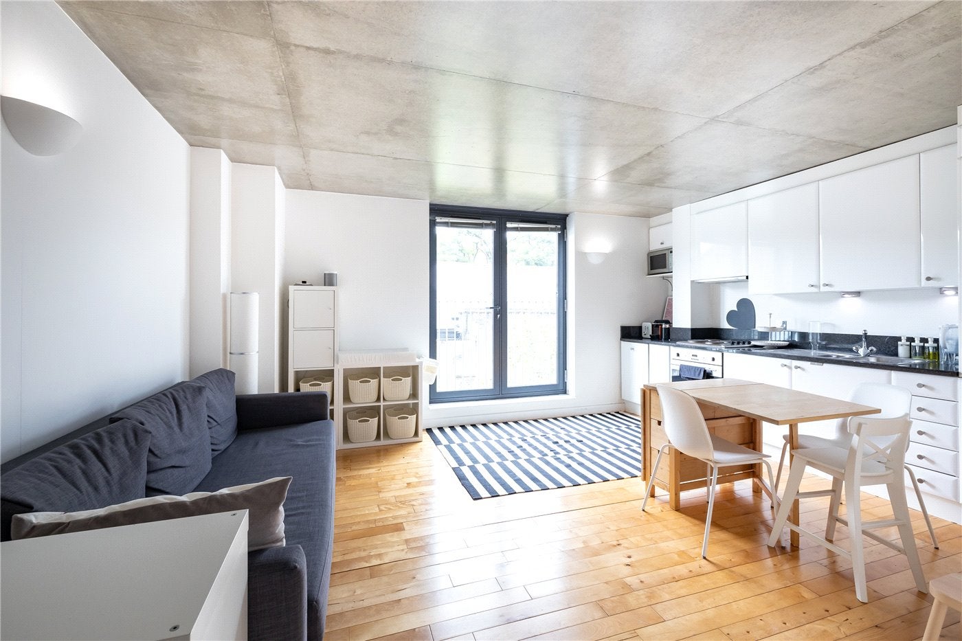 Flat Blackstock Road in Greater London