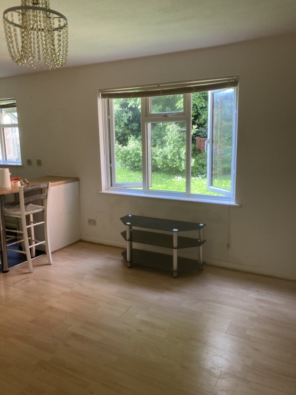Flat Emberson Court in Chelmsford