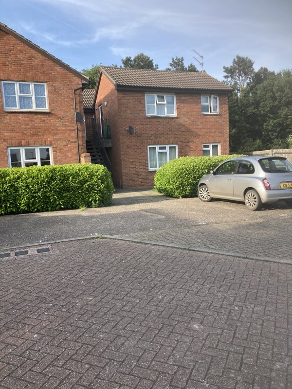 Flat Emberson Court in Chelmsford