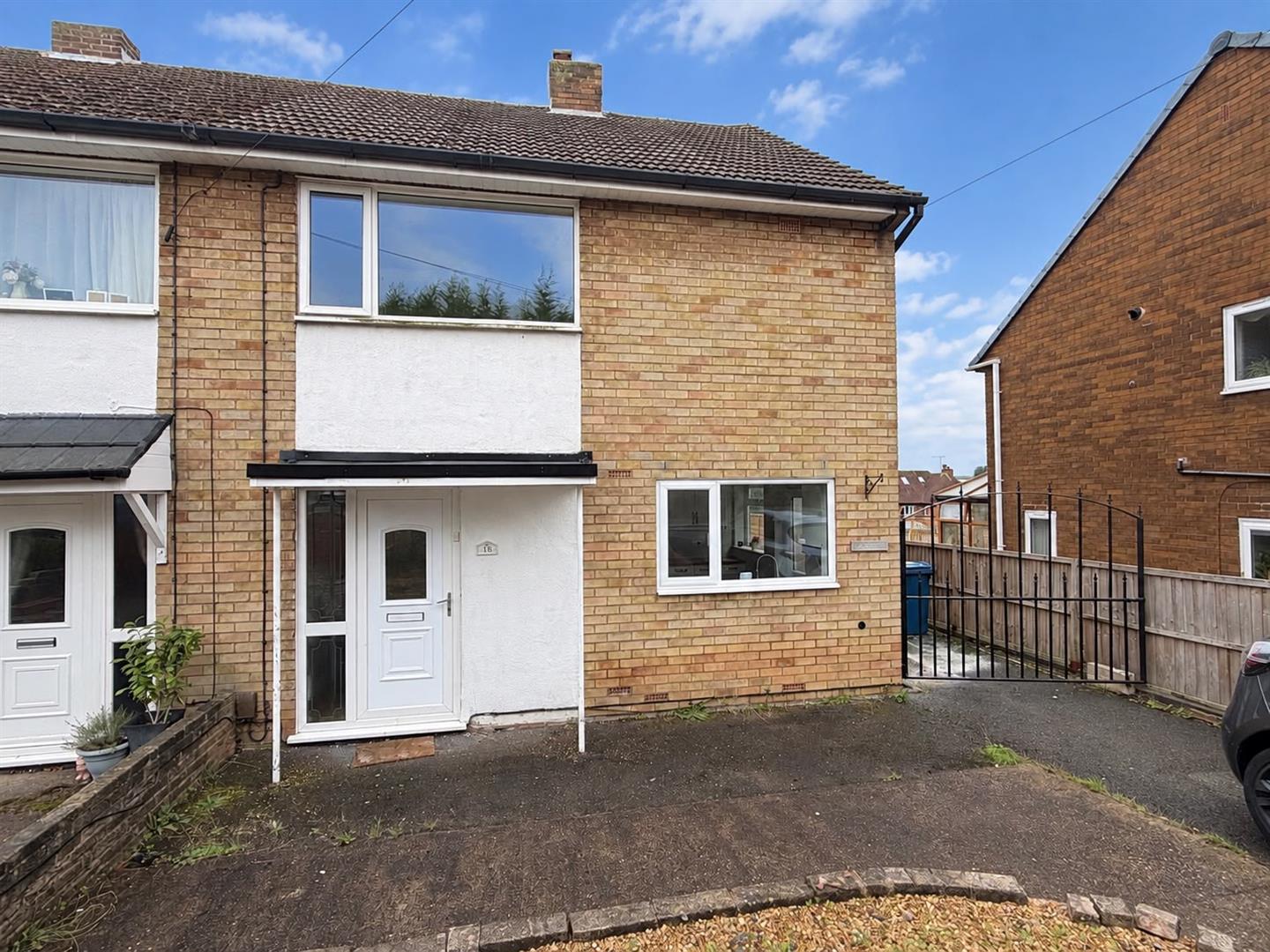 House Avon Rise in Stafford