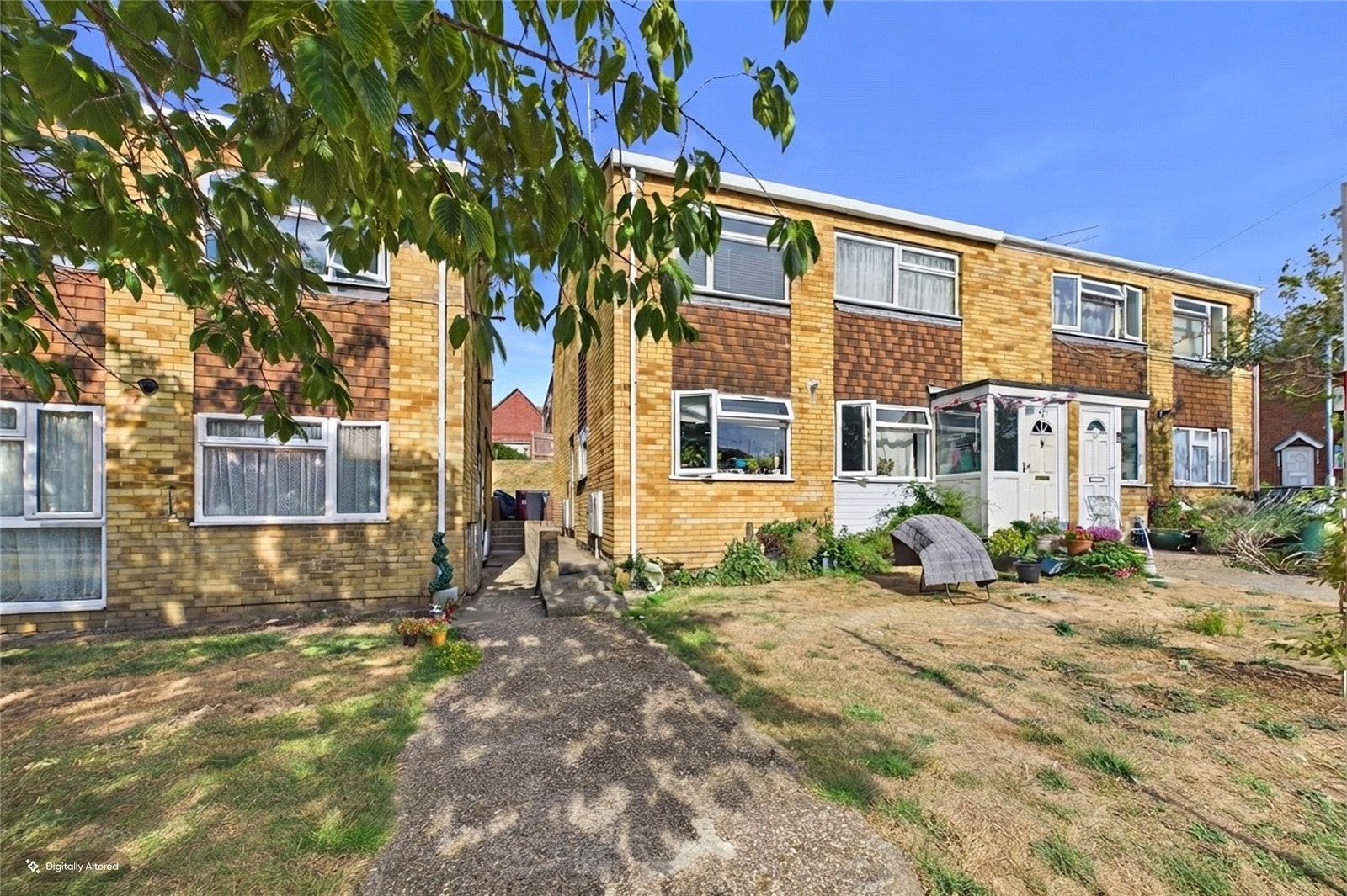 Flat Lower Elmstone Drive in Reading