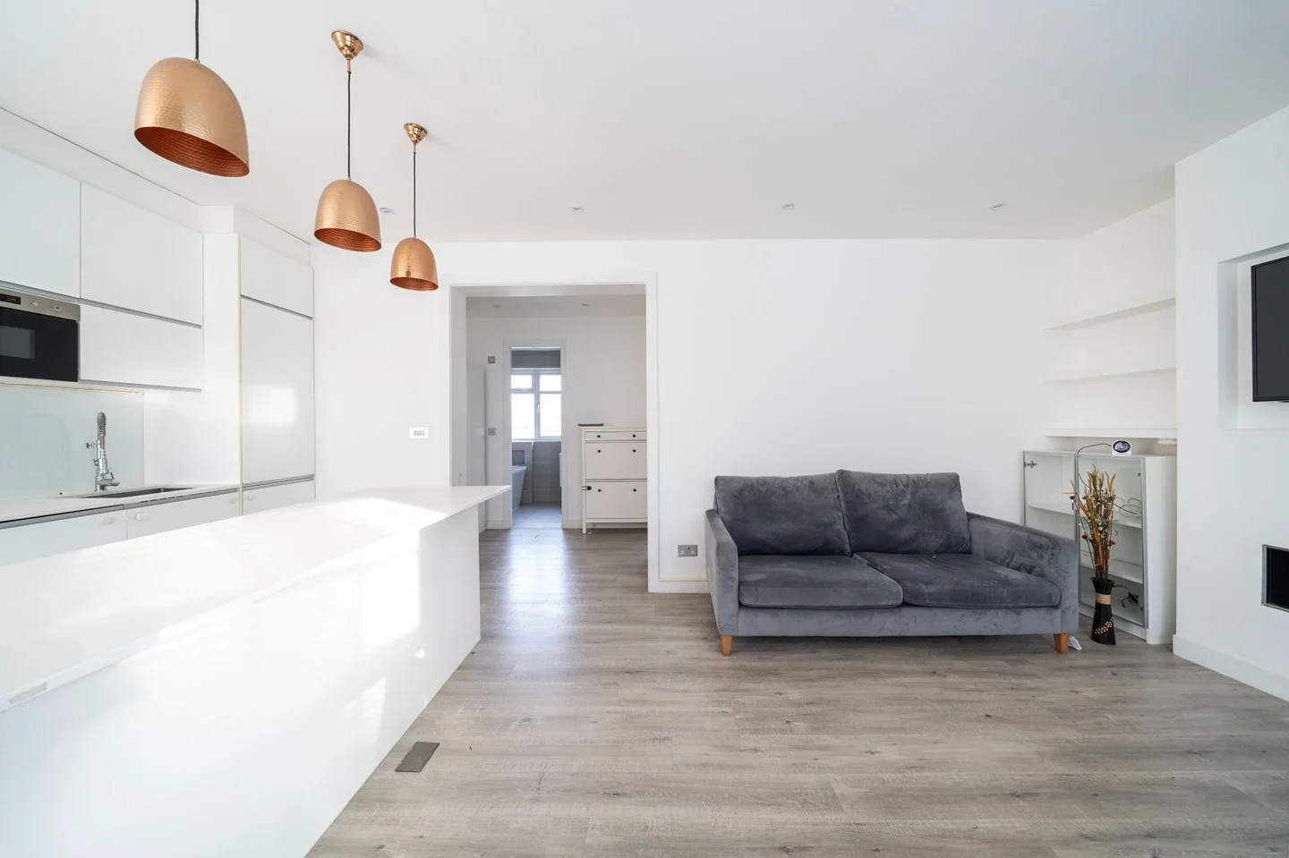 Flat Hendon Way in Greater London