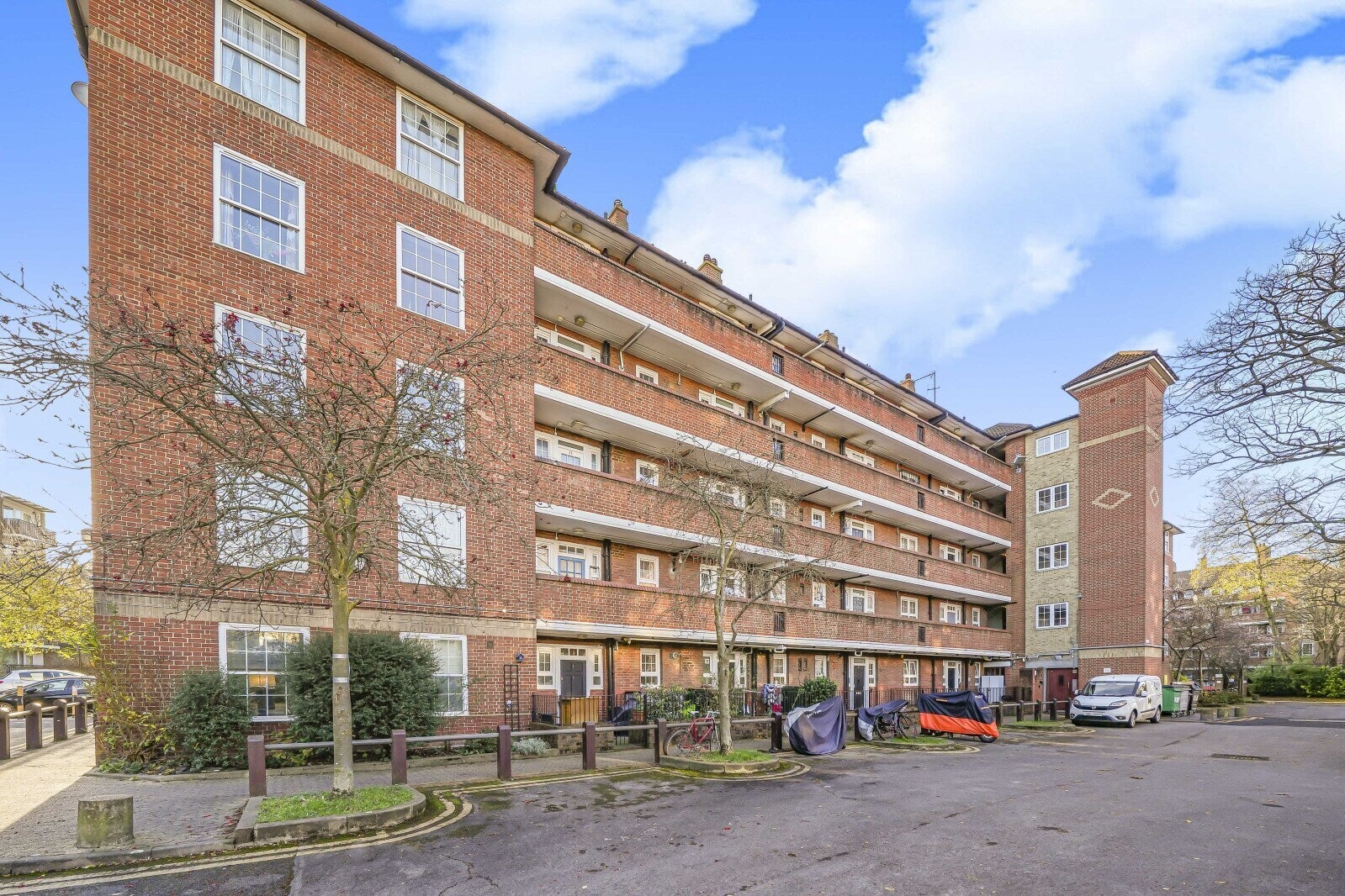 Flat Hurlock Street in Greater London