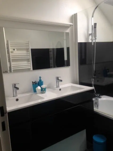 Room Rue du Cap Fréhel in Montigny-le-Bretonneux