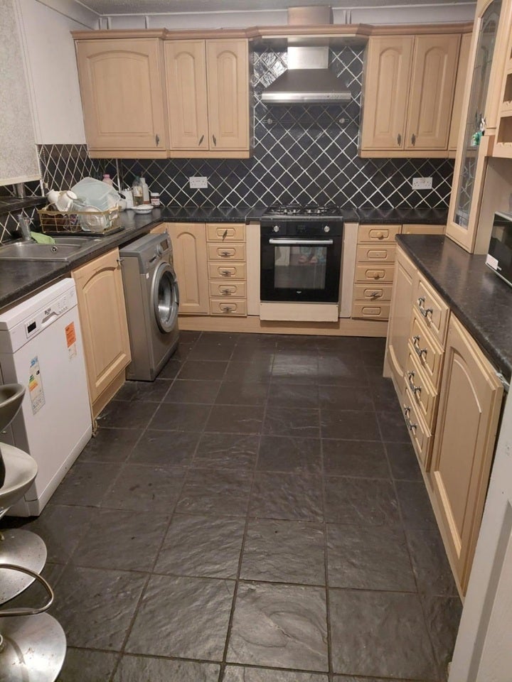 Room Lodge Lane in Greater London