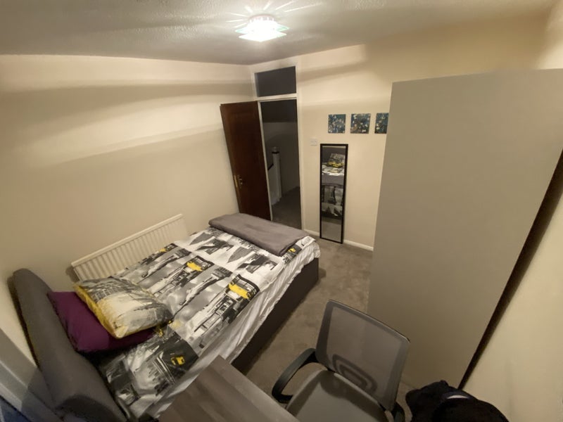 House Arborfield Close in Slough