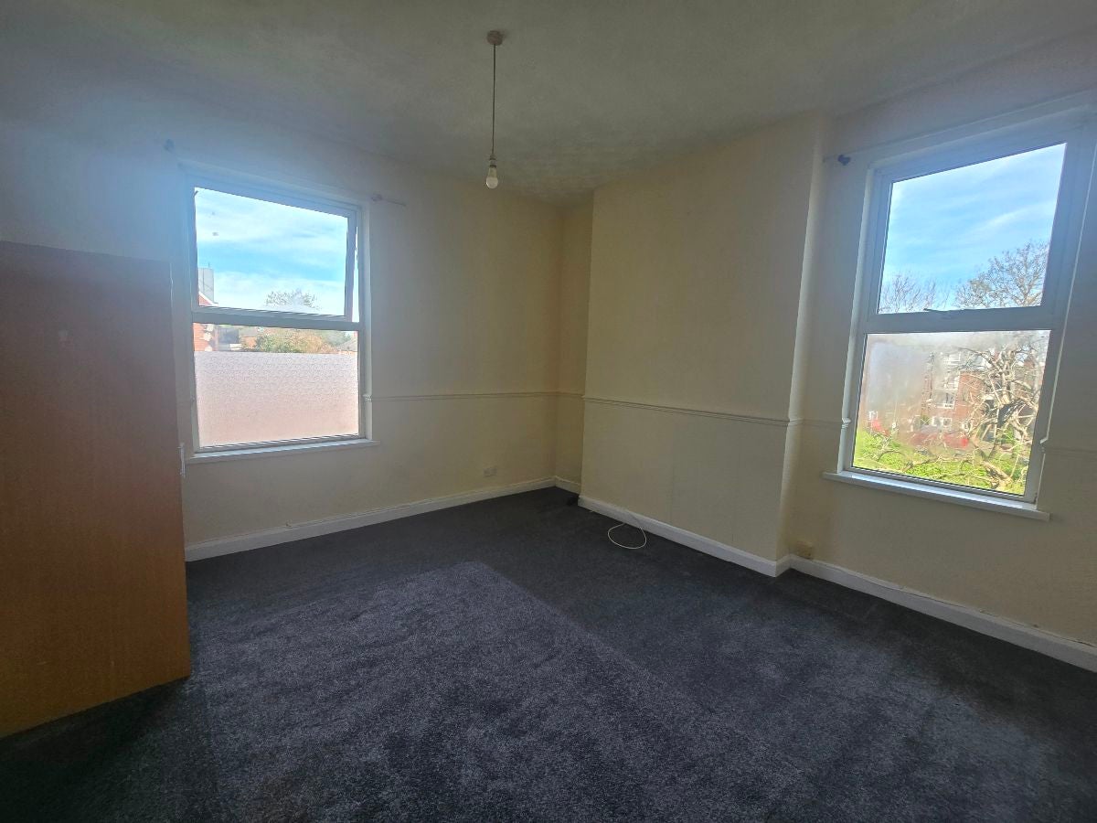Flat Humberstone Road in Leicester
