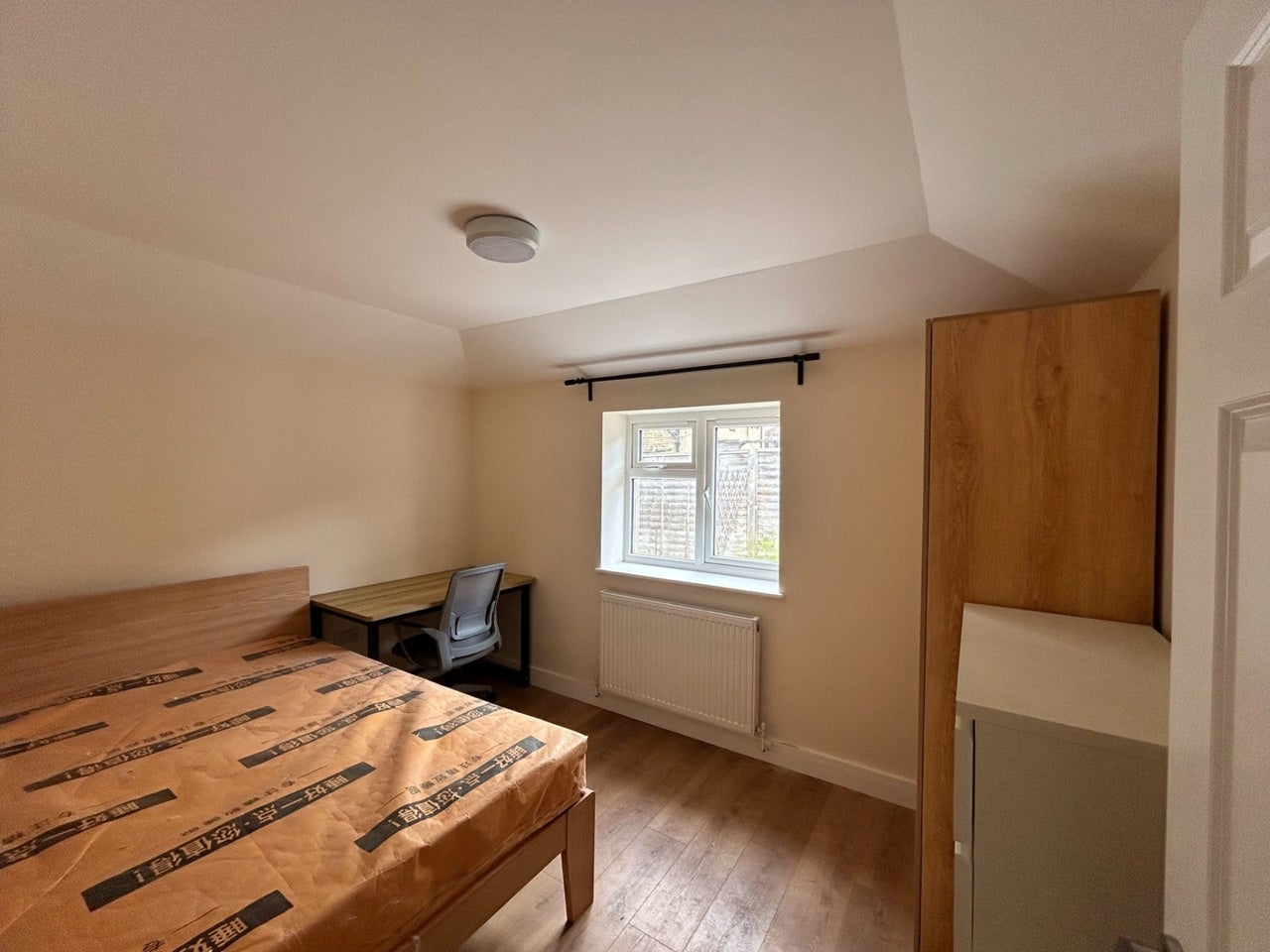 Room Meadowside in Greater London