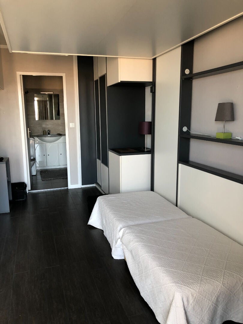 Flat Rue Eugène Le Roy in Bordeaux