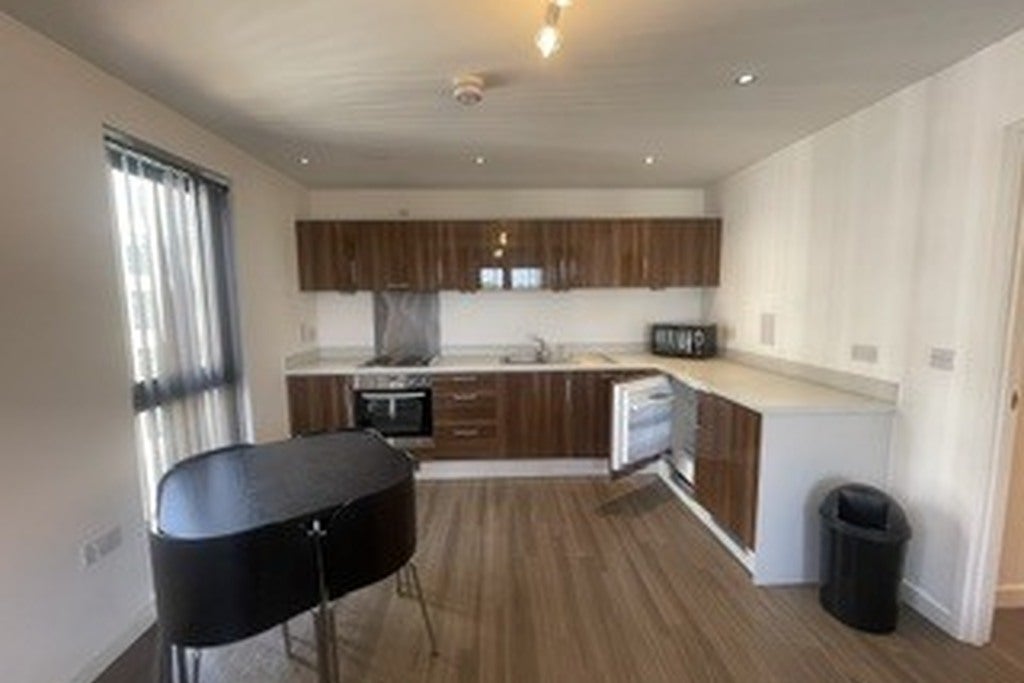 Flat Broadmead Road in Woking