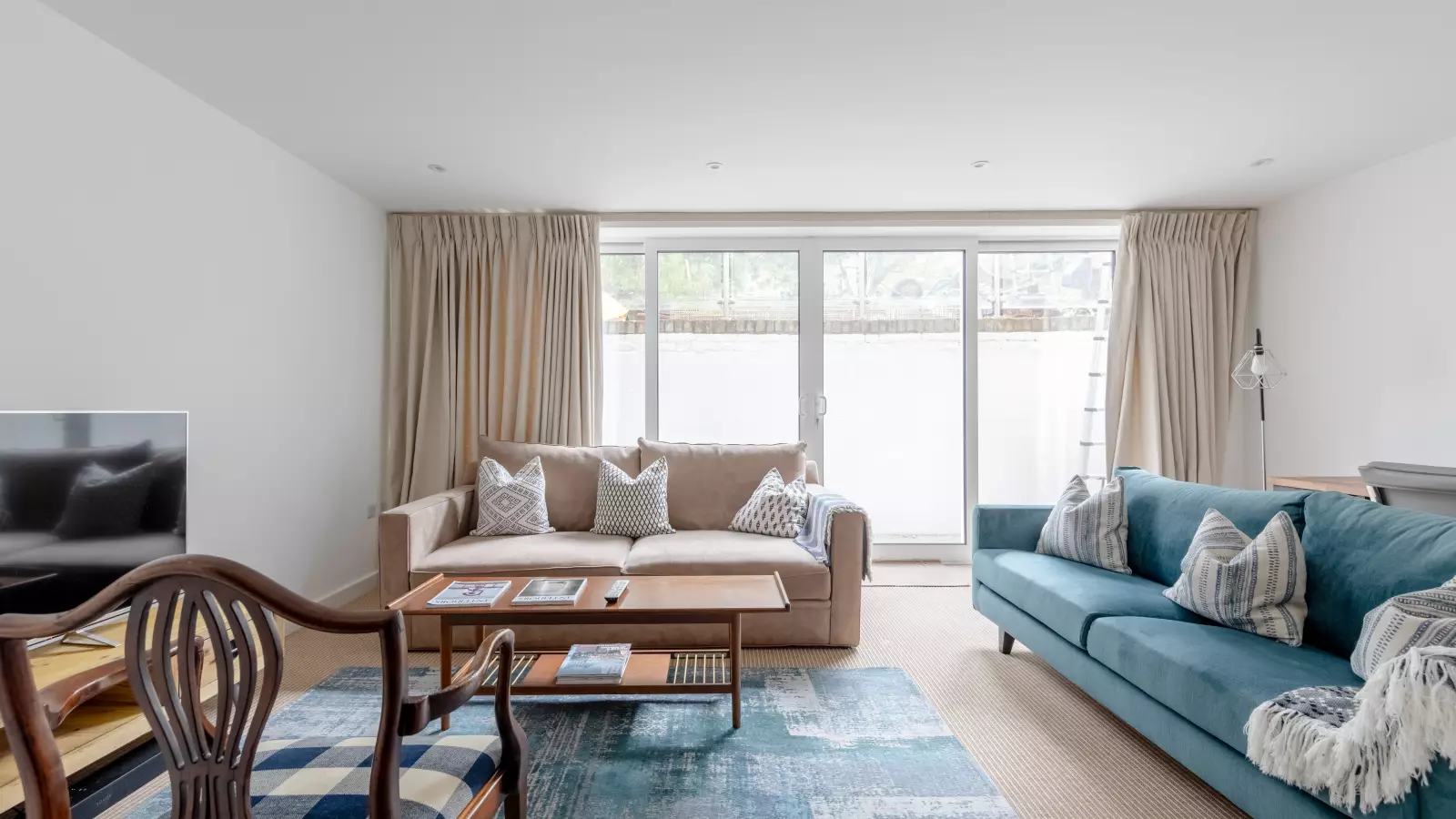Flat The Chase in Greater London