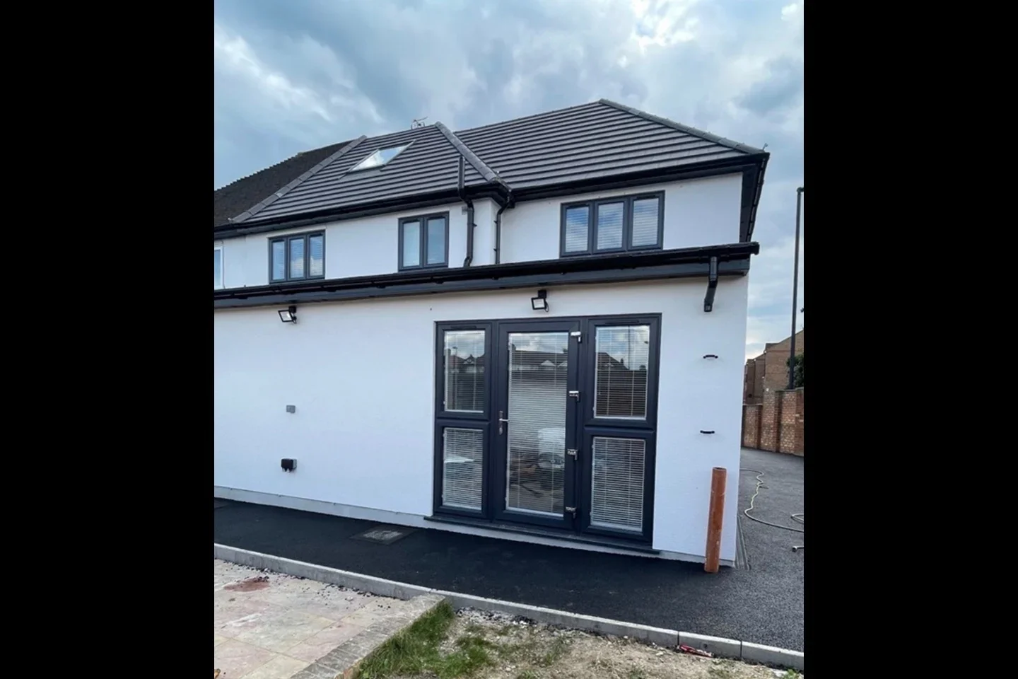 Flat Mitchell Road in Greater London