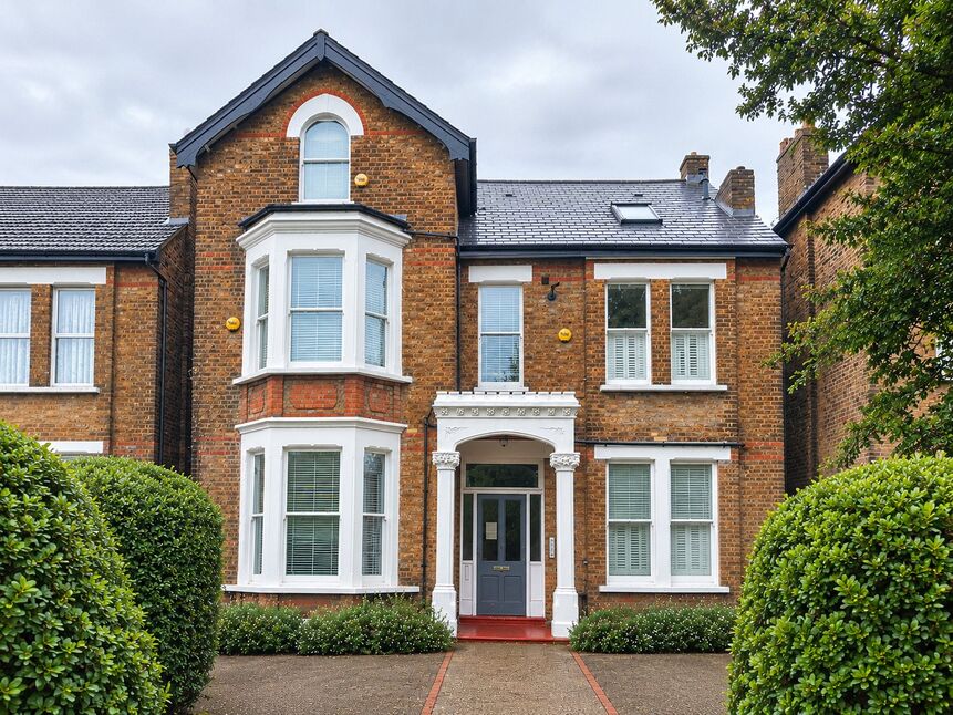 Flat Croydon Road in Greater London