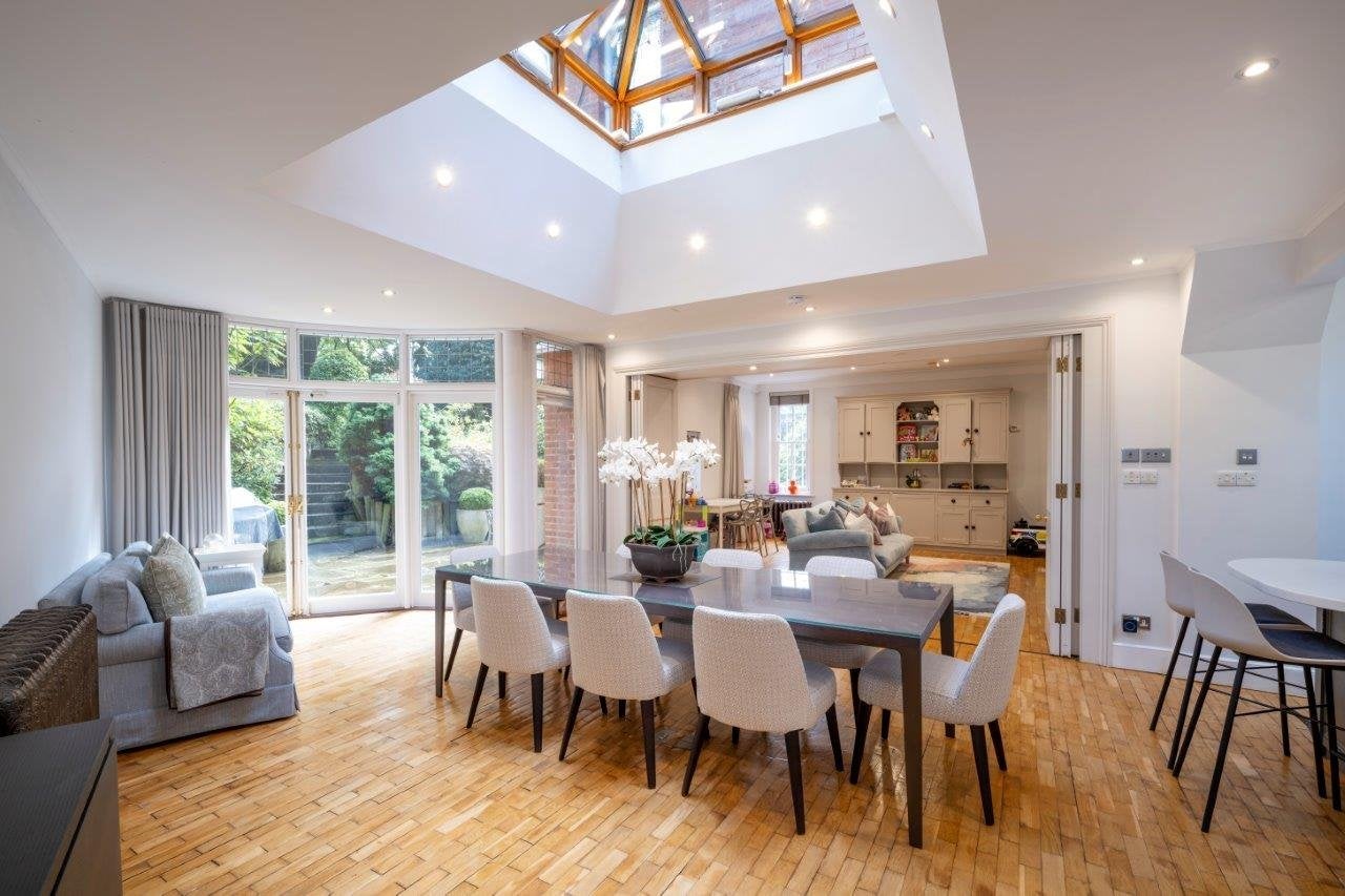 House Gainsborough Gardens in Greater London