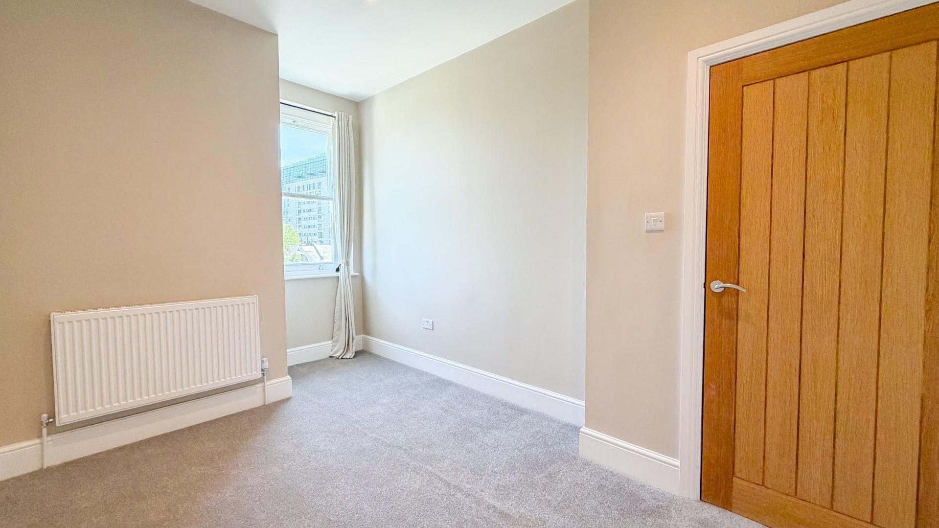 Flat Silver Street in Greater London