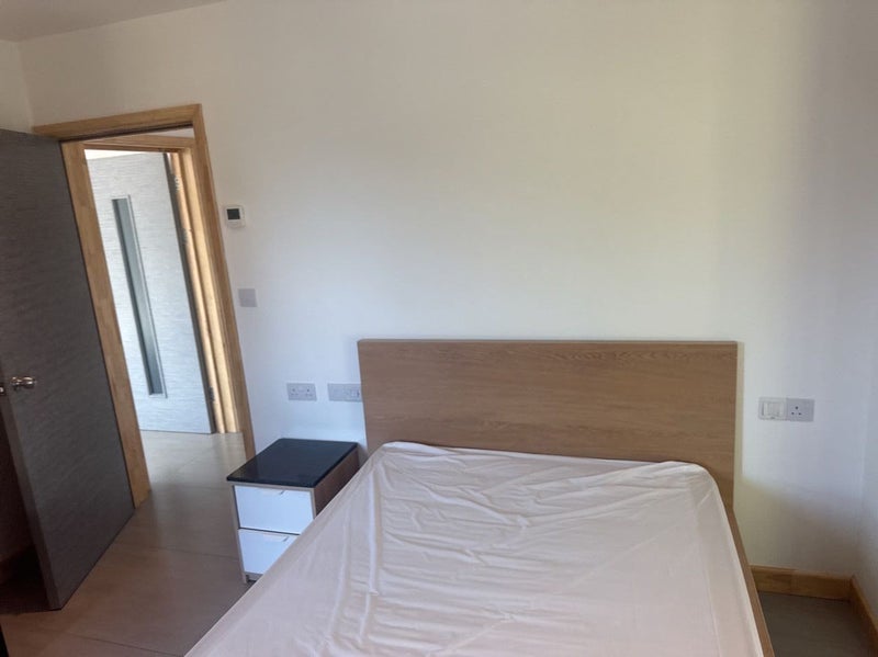Room Lowth Road in Greater London