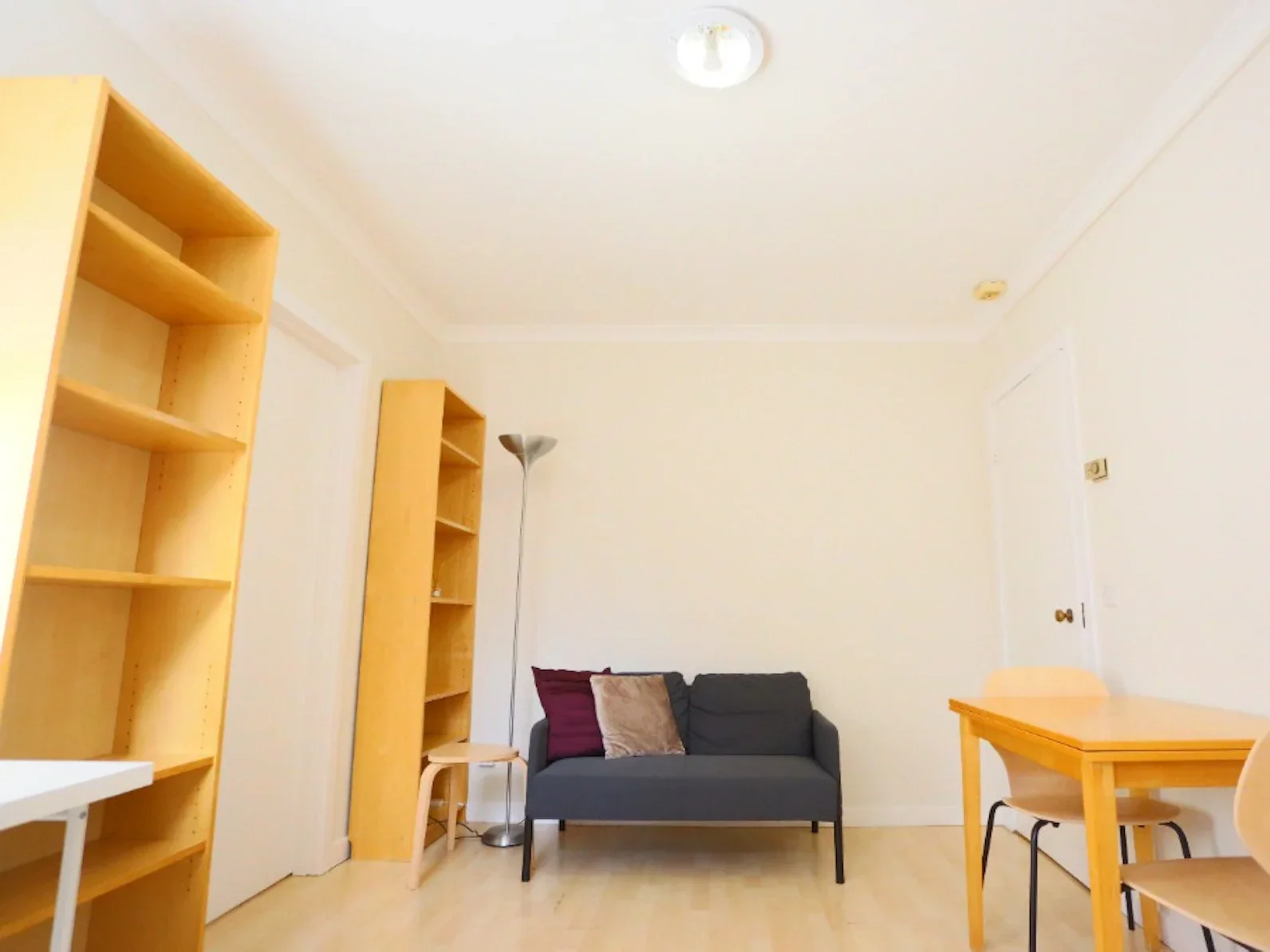 Flat Nicolson Street in Edinburgh